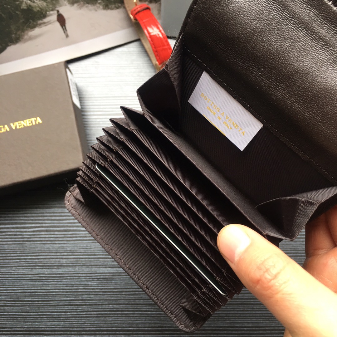 個性的なデザ 人気ブランドボッテガヴェネタ Bottega Veneta 実物の写真 N品スーパーコピー代引き対応国内発送後払い安全必ず届く優良サイト